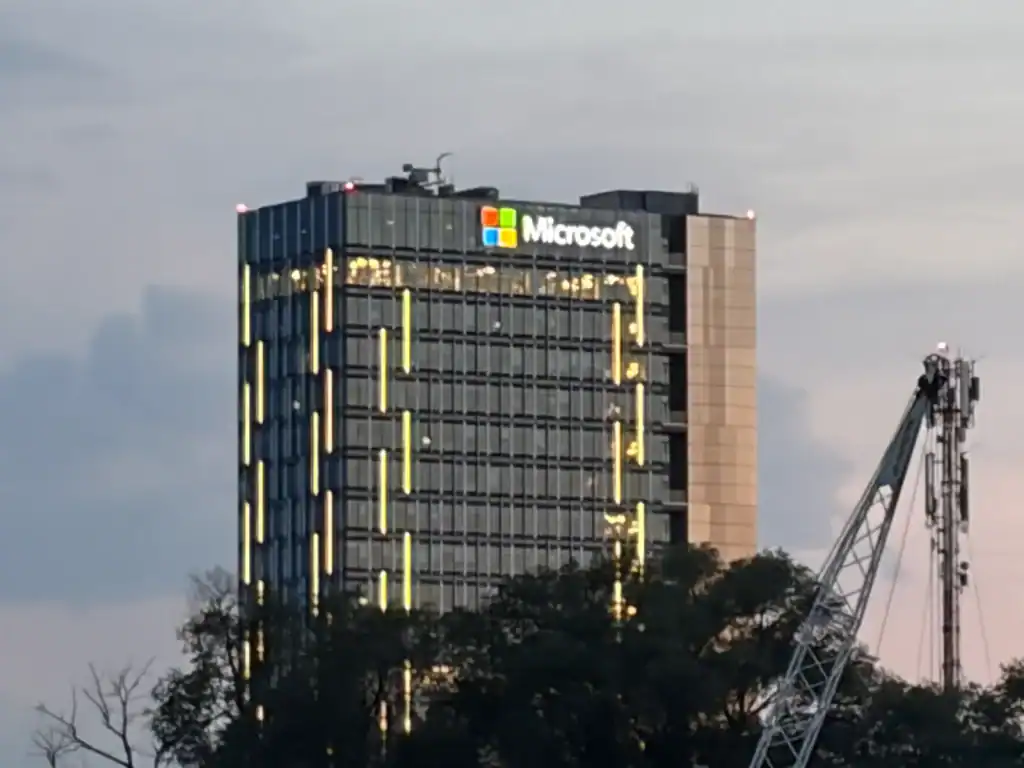 マイクロソフト